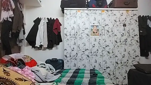 Rahulisagoodguy online show from 12-16-25, 05:40