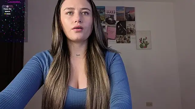 Snapshot of Veronika__Winslow_ chatting on 06-02-26, 05:20 Veronika Winslow online show from 06-02-26, 05:20