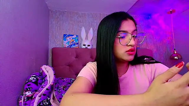 Snapshot of laurenelove chatting on 11-20-25, 03:39 laurenelove online show from 11-20-25, 03:39