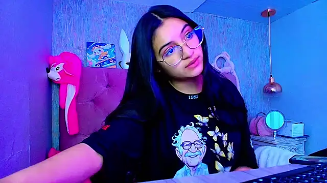 Snapshot of laurenelove chatting on 11-29-25, 03:53 laurenelove online show from 11-29-25, 03:53