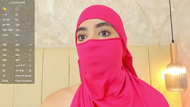 Snapshot of nayiraa_ chatting on 05-22-26, 11:38 nayiraa online show from 05-22-26, 11:38