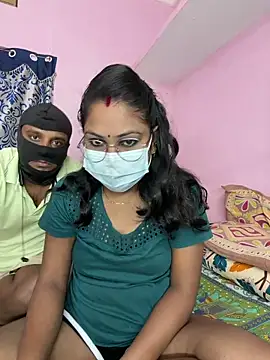 Lovlycouple1 online show from 10-28-25, 05:59