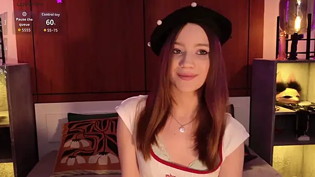 Snapshot of Alison_kisss chatting on 04-29-26, 06:36 Alison kisss online show from 04-29-26, 06:36