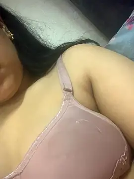 Snapshot of Roubi99six chatting on 11-28-25, 07:55 Roubi99six online show from 11-28-25, 07:55