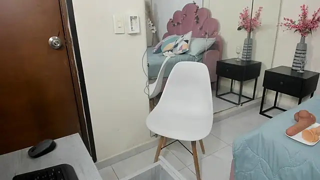 kiraGeiner online show from 03-14-26, 08:36