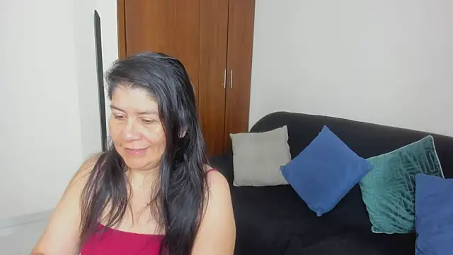 Snapshot of kiraGeiner chatting on 07-14-26, 10:09 kiraGeiner online show from 07-14-26, 10:09