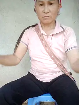 Snapshot of phlin1 chatting on 05-22-26, 03:13 phlin1 online show from 05-22-26, 03:13