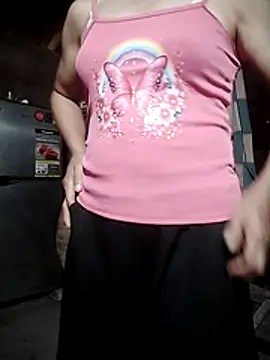 Snapshot of phlin1 chatting on 06-11-26, 12:32 phlin1 online show from 06-11-26, 12:32