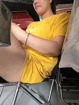 sharon-Hanna online show from 11-17-25, 03:34