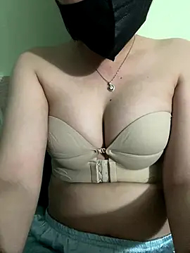 Nanaly99 online show from 11-22-25, 04:28