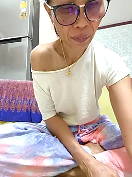 Mama Eva 1 online show from 10-26-25, 10:04