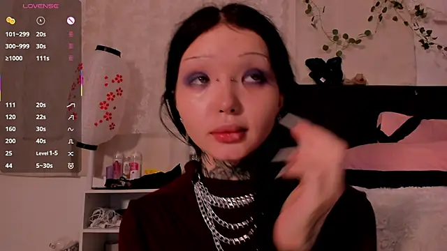 Snapshot of Lein_Bone chatting on 10-02-25, 04:47 Lein Bone online show from 10-02-25, 04:47