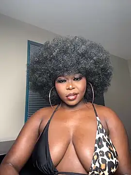 WomanNextdoor1 online show from 11-15-25, 10:01