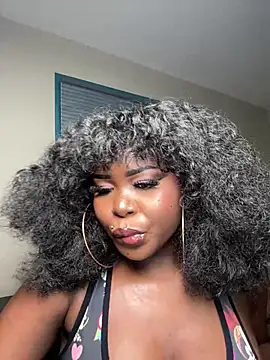 WomanNextdoor1 online show from 02-21-26, 09:10