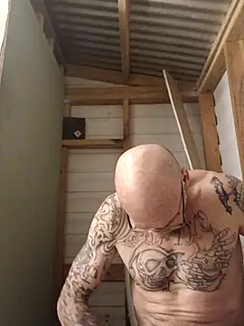 Snapshot of ShawnandDani7074 chatting on 01-13-26, 03:06 ShawnandDani7074 online show from 01-13-26, 03:06