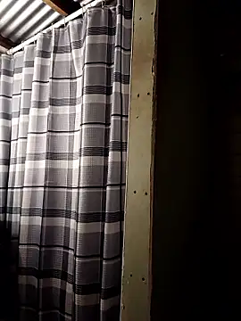 Snapshot of ShawnandDani7074 chatting on 01-14-26, 06:46 ShawnandDani7074 online show from 01-14-26, 06:46