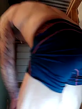 Snapshot of ShawnandDani7074 chatting on 02-12-26, 07:47 ShawnandDani7074 online show from 02-12-26, 07:47