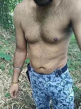 Snapshot of Aeroxx chatting on 09-17-25, 05:53 Aeroxx online show from 09-17-25, 05:53