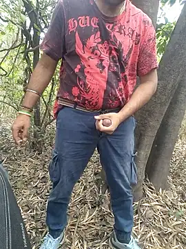 Snapshot of Aeroxx chatting on 03-19-26, 05:33 Aeroxx online show from 03-19-26, 05:33