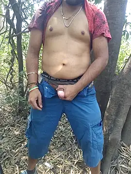 Snapshot of Aeroxx chatting on 03-24-26, 05:01 Aeroxx online show from 03-24-26, 05:01