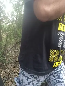 Snapshot of Aeroxx chatting on 03-27-26, 11:43 Aeroxx online show from 03-27-26, 11:43