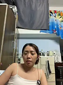 Snapshot of Minee1202 chatting on 05-23-26, 04:50 Minee1202 online show from 05-23-26, 04:50
