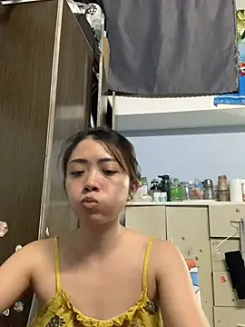 Snapshot of Minee1202 chatting on 06-08-26, 06:58 Minee1202 online show from 06-08-26, 06:58