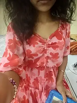 Snapshot of Snaya-baby chatting on 11-05-25, 01:22 Snaya-baby online show from 11-05-25, 01:22