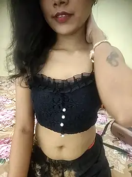 Snapshot of Snaya-baby chatting on 11-18-25, 01:04 Snaya-baby online show from 11-18-25, 01:04