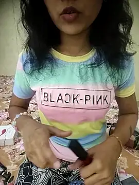 Snapshot of Snaya-baby chatting on 11-28-25, 03:04 Snaya-baby online show from 11-28-25, 03:04