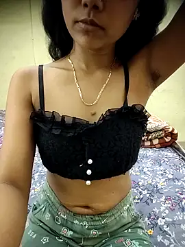 Snapshot of Snaya-baby chatting on 04-21-26, 12:33 Snaya-baby online show from 04-21-26, 12:33