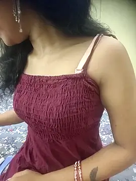 Snapshot of Snaya-baby chatting on 04-25-26, 08:17 Snaya-baby online show from 04-25-26, 08:17