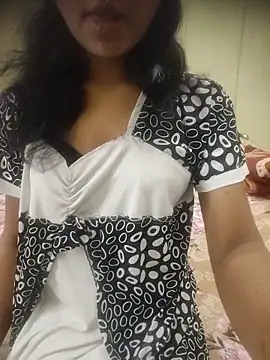 Snapshot of Snaya-baby chatting on 06-12-26, 06:23 Snaya-baby online show from 06-12-26, 06:23