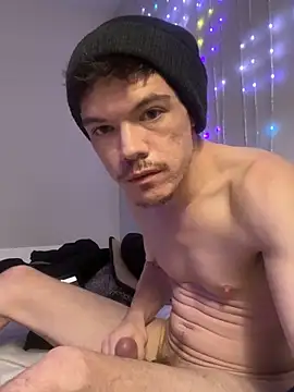 Snapshot of SalemStratton chatting on 11-08-25, 04:51 SalemStratton online show from 11-08-25, 04:51