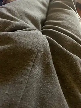 Snapshot of MuzzyFacing chatting on 02-06-26, 01:47 MuzzyFacing online show from 02-06-26, 01:47