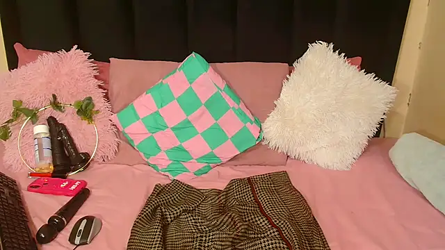 Snapshot of AmazingDarkDoll chatting on 10-15-25, 05:13 AmazingDarkDoll online show from 10-15-25, 05:13