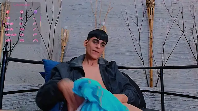 Snapshot of Dani_mc1 chatting on 09-17-25, 11:28 Dani mc1 online show from 09-17-25, 11:28