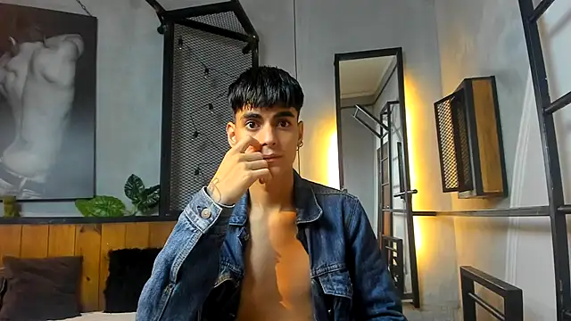 Snapshot of Dani_mc1 chatting on 09-18-25, 11:45 Dani mc1 online show from 09-18-25, 11:45