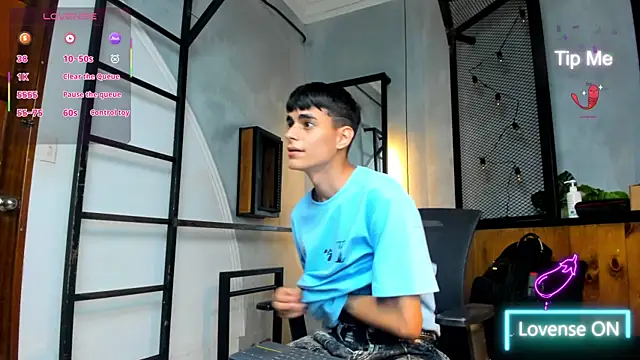 Snapshot of Dani_mc1 chatting on 10-10-25, 11:31 Dani mc1 online show from 10-10-25, 11:31