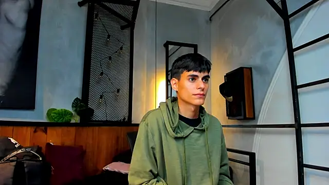 Snapshot of Dani_mc1 chatting on 10-14-25, 11:33 Dani mc1 online show from 10-14-25, 11:33