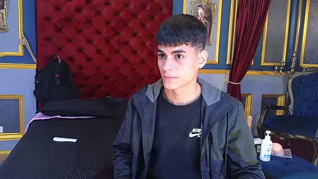 Snapshot of Dani_mc1 chatting on 10-28-25, 11:47 Dani mc1 online show from 10-28-25, 11:47