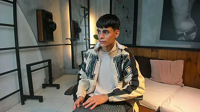 Snapshot of Dani_mc1 chatting on 11-04-25, 11:53 Dani mc1 online show from 11-04-25, 11:53