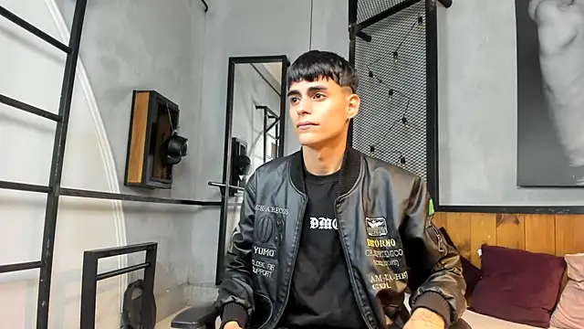 Snapshot of Dani_mc1 chatting on 11-07-25, 11:43 Dani mc1 online show from 11-07-25, 11:43