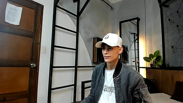 Snapshot of Dani_mc1 chatting on 11-08-25, 11:43 Dani mc1 online show from 11-08-25, 11:43