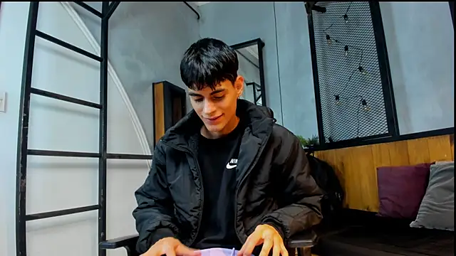 Snapshot of Dani_mc1 chatting on 11-28-25, 11:46 Dani mc1 online show from 11-28-25, 11:46