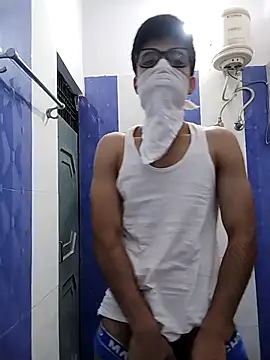 Snapshot of mrmasseur06 chatting on 12-18-25, 08:04 mrmasseur06 online show from 12-18-25, 08:04