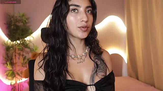 Emma and Issac online show from 04-04-26, 08:28