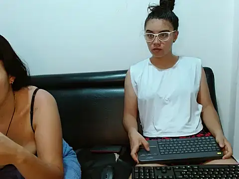 Snapshot of Arieeel_09 chatting on 11-07-25, 02:17 Arieeel 09 online show from 11-07-25, 02:17