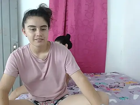 Snapshot of Arieeel_09 chatting on 11-23-25, 06:19 Arieeel 09 online show from 11-23-25, 06:19