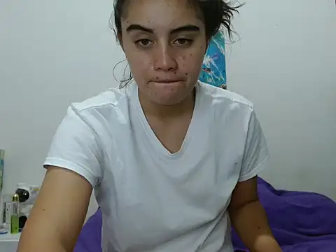 Snapshot of Arieeel_09 chatting on 01-18-26, 05:06 Arieeel 09 online show from 01-18-26, 05:06